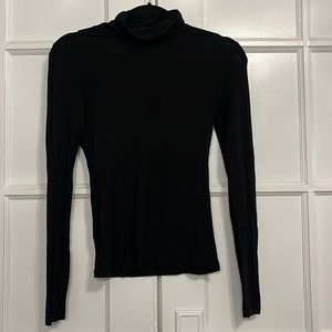 H&M Long Sleeve Lightweight Turtleneck (XS)